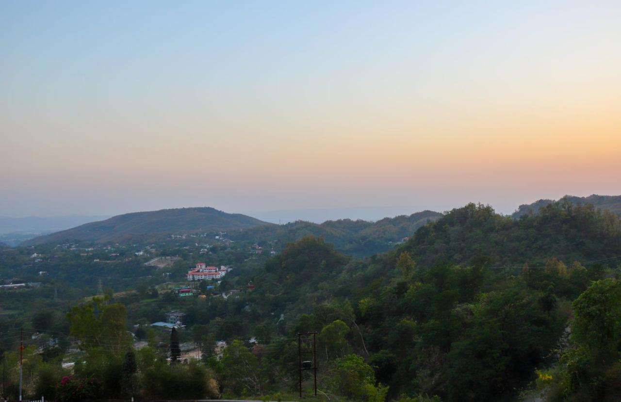 Saffronstays Mystic Homes, Dehradun Exterior photo